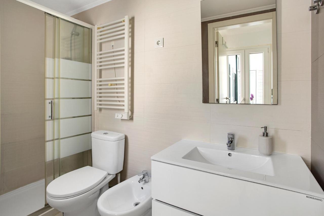 Modern 2 Bedroom Apartment In Estrela With Outside Terrace! Amazing For Families, Couples, Friends ลิสบอน ภายนอก รูปภาพ