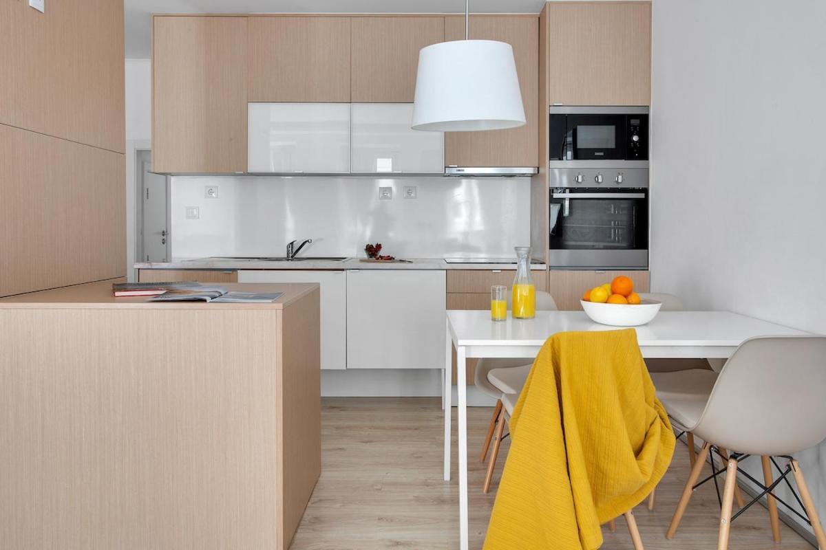 Modern 2 Bedroom Apartment In Estrela With Outside Terrace! Amazing For Families, Couples, Friends ลิสบอน ภายนอก รูปภาพ