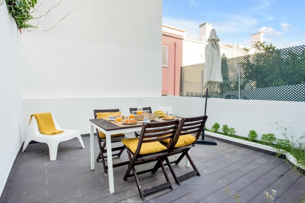 Modern 2 Bedroom Apartment In Estrela With Outside Terrace! Amazing For Families, Couples, Friends ลิสบอน ภายนอก รูปภาพ