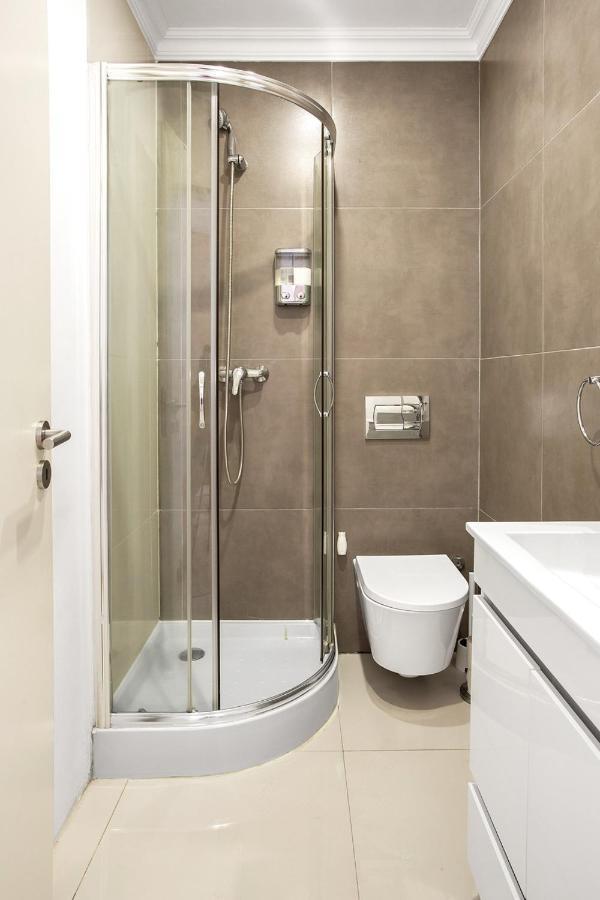 Modern 2 Bedroom Apartment In Estrela With Outside Terrace! Amazing For Families, Couples, Friends ลิสบอน ภายนอก รูปภาพ