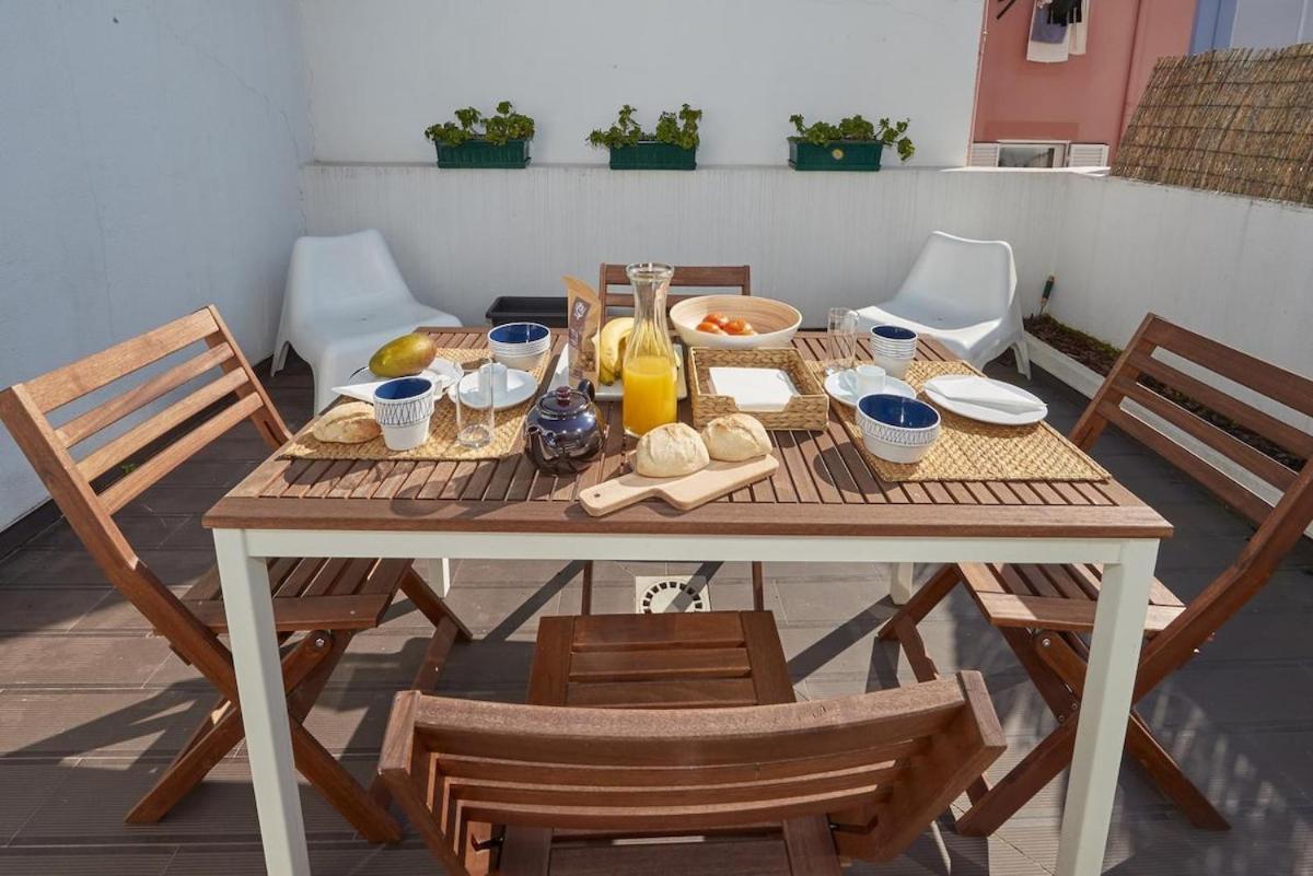 Modern 2 Bedroom Apartment In Estrela With Outside Terrace! Amazing For Families, Couples, Friends ลิสบอน ภายนอก รูปภาพ