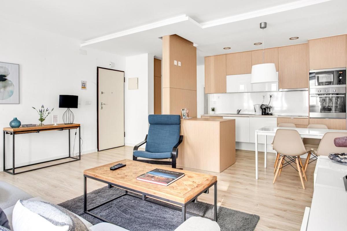 Modern 2 Bedroom Apartment In Estrela With Outside Terrace! Amazing For Families, Couples, Friends ลิสบอน ภายนอก รูปภาพ